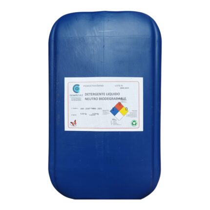 Contenedor de plástico azul con una etiqueta visible en su superficie.